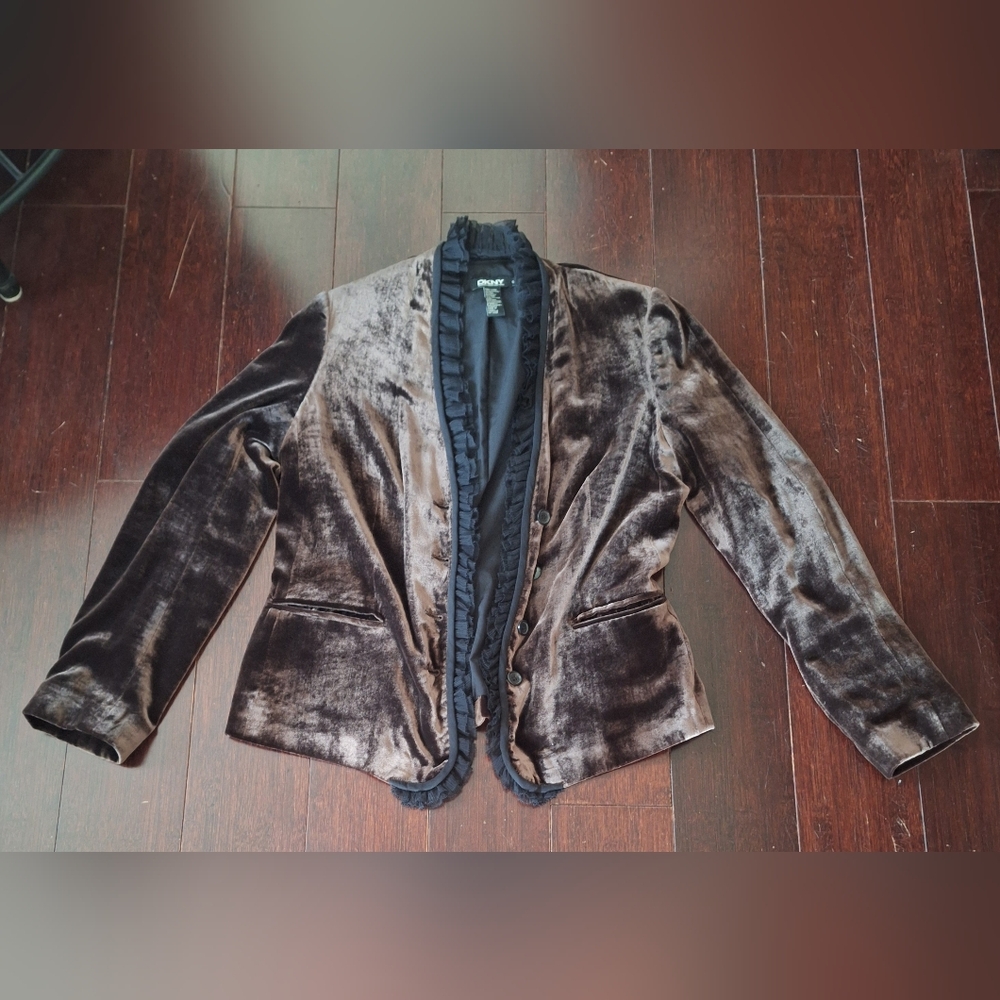 Womens DKNY blazer Size 6.